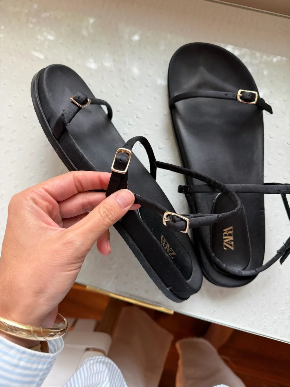 Zara Black Minimalist Buckle Sandals - Picture 2 of 3